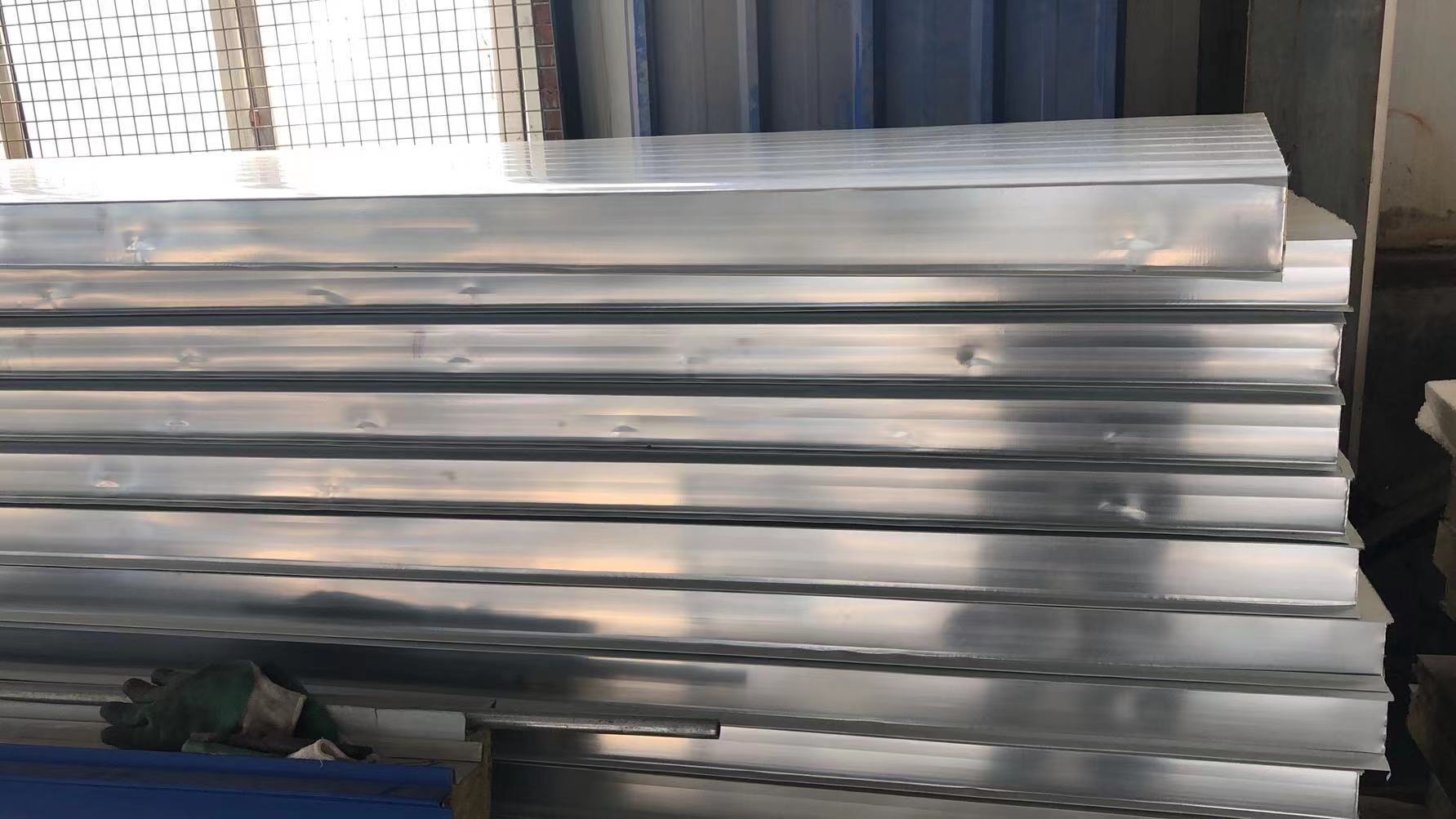 濟南巖棉復(fù)合板